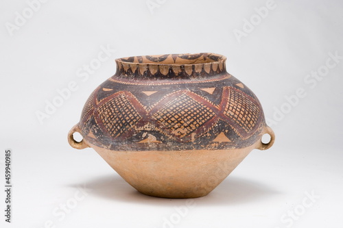 Neolithic earthenware vase (Asian antique)