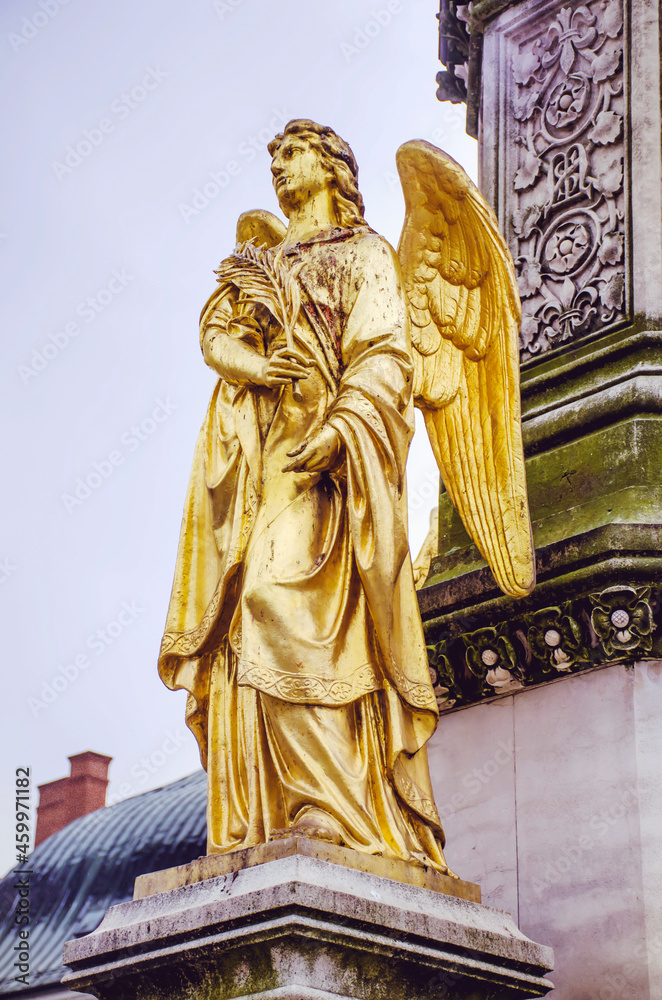 Fototapeta premium Golden Angel statue in front of the cathedral in Zagreb, Croatia
