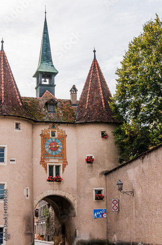 Porrentruy, Pruntrut, Stadttor, Tor, Glockenturm, Rundtürme, Altstadt, Altstadthäuser, Schloss, Jura, Sommer, Herbst, Schweiz photo