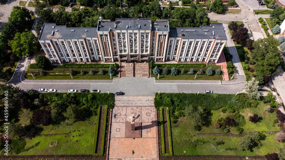 Obraz na płótnie Aerial view of Tiraspol parliament with Lenin statue in an unrecognised communist country Transnistria in Moldova  w salonie