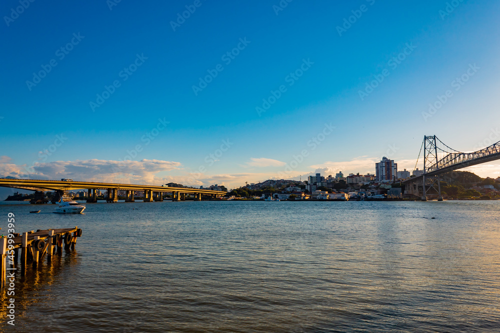 pôr do sol e  as pontes  de Florianopolis Santa Catarina Brasil Florianópolis