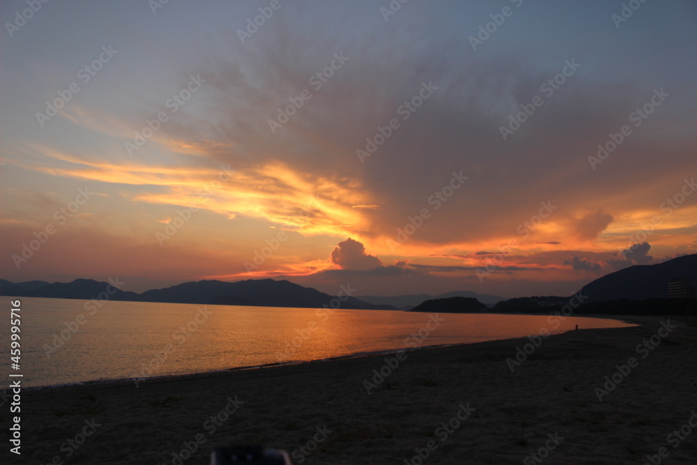 Fototapeta premium 瀬戸内海の景色！海とソラと雲模様