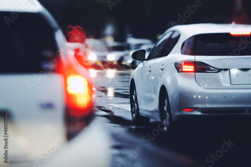 雨の日の運転 交通イメージ