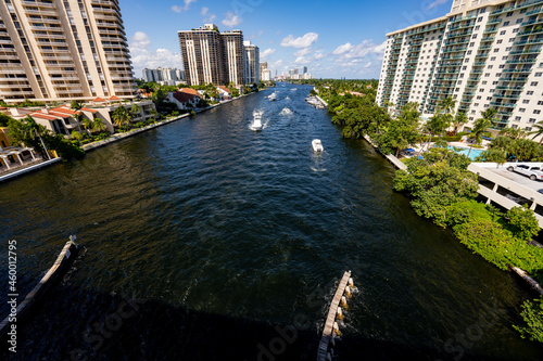 Canvas Print Boats in the Intracoastal Waterway Miami FL