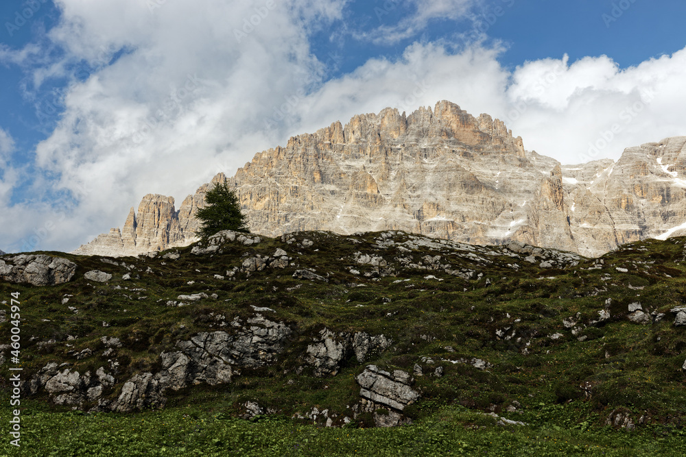 Obraz premium Gipfel des Elferkofels in den Sexteer Dolomiten im letzten Abendlicht, Pustertal, Alpen, Südtirol, Italien 