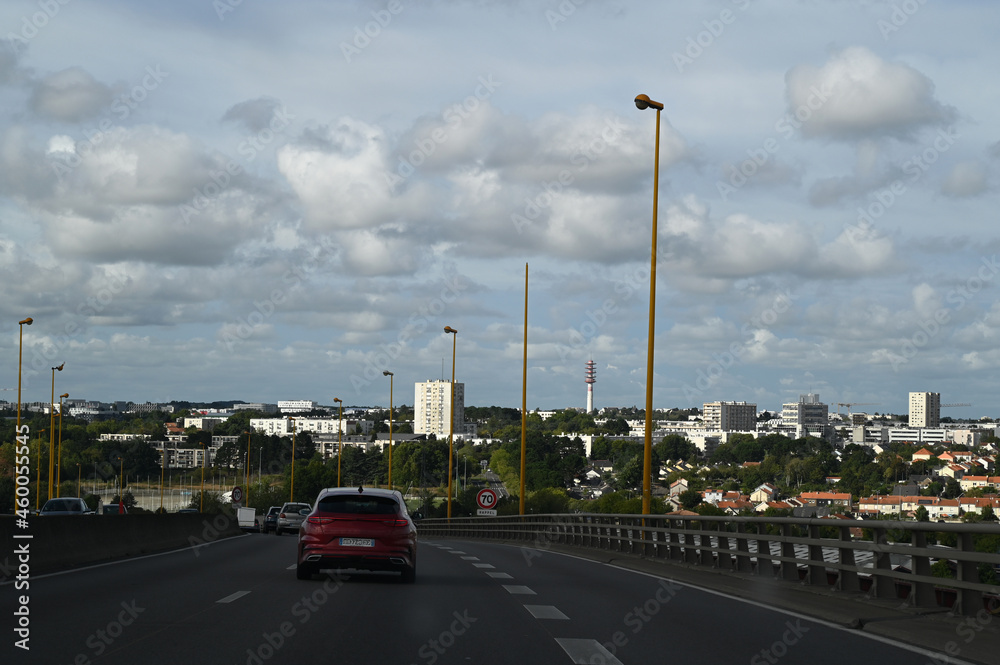 Quartier de Nantes vu du pont de Cheviré