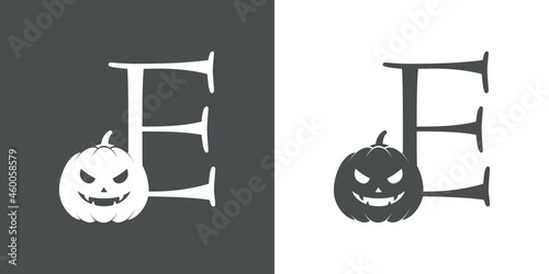 Logotipo letra inicial E con calabaza de Halloween en fondo gris y fondo blanco