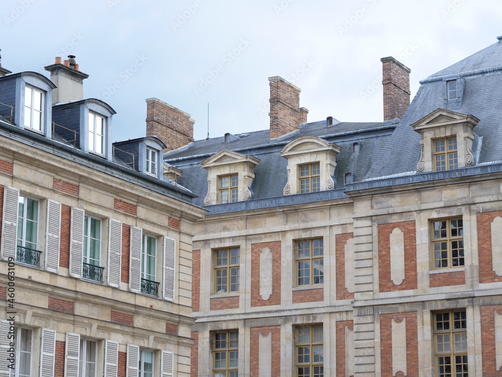 Fototapeta premium A view on a typical Parisian facade.