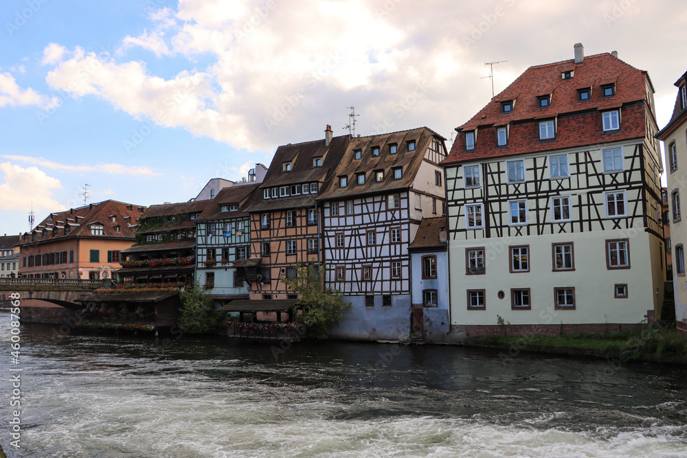 Historisches Straßburg; An der Ill im Mühlenviertel bei Pont Saint-Martin