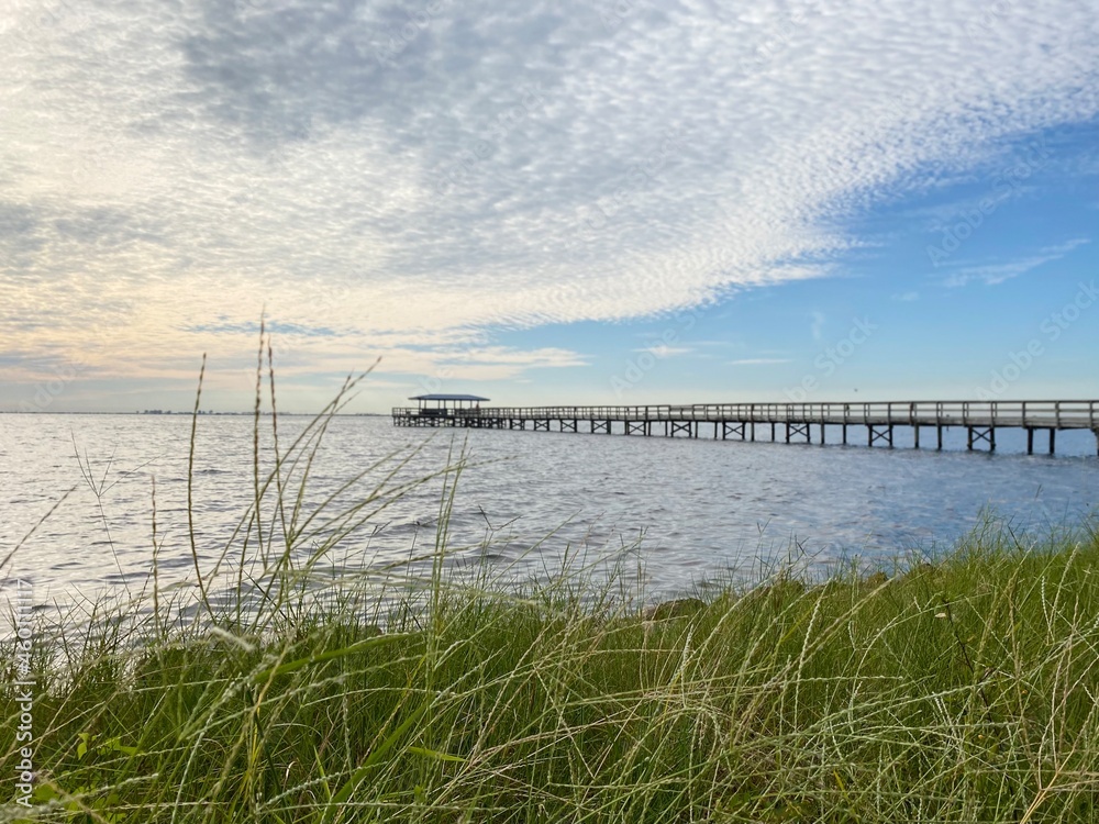 Obraz premium pier on the lake