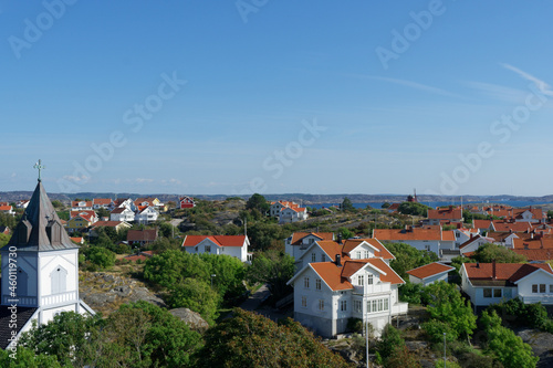 Wallpaper Mural Blick vom Aussichtspunkt über der Kirche  über Mollösund, Orust, Schweden Torontodigital.ca