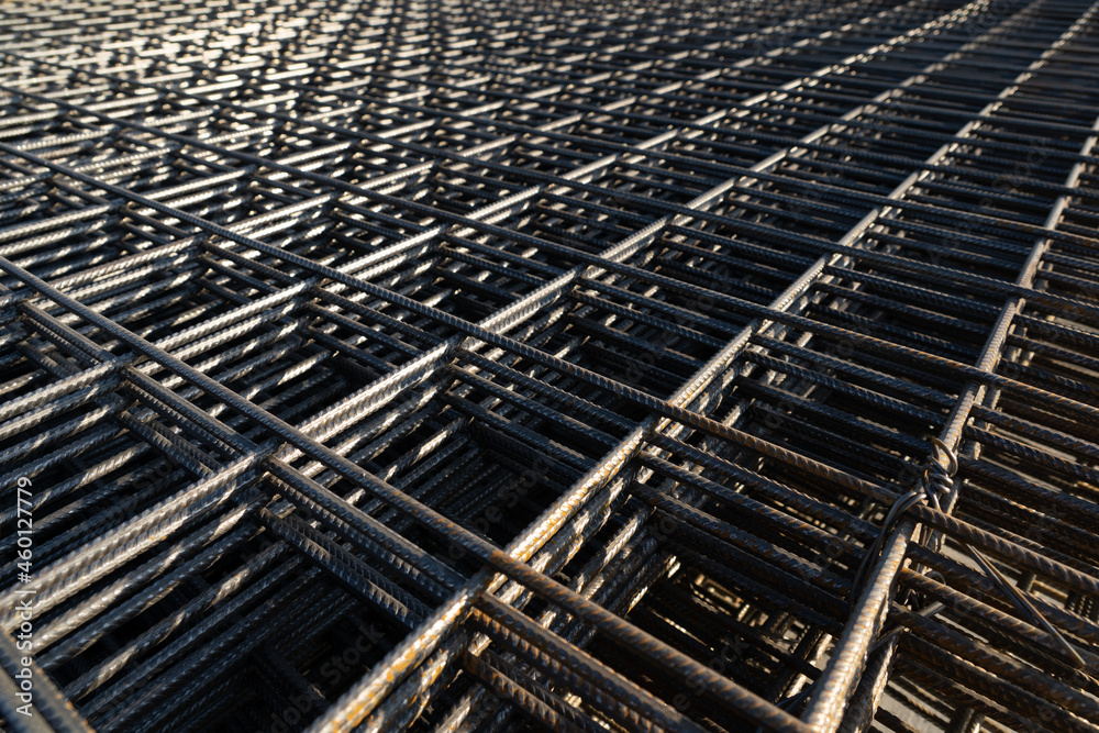 The rebar is bonded with steel wire for use as a construction infrastructure. Which part of the rebar has rusted due to chemical reactions. The rebar is bonded with steel wire for use as a construction infrastructure. Which part of the rebar has rusted due to chemical reactions.