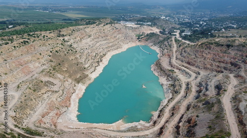 Obraz na plátně A turquoise heart-like lake in a former quarry near Sevastopol