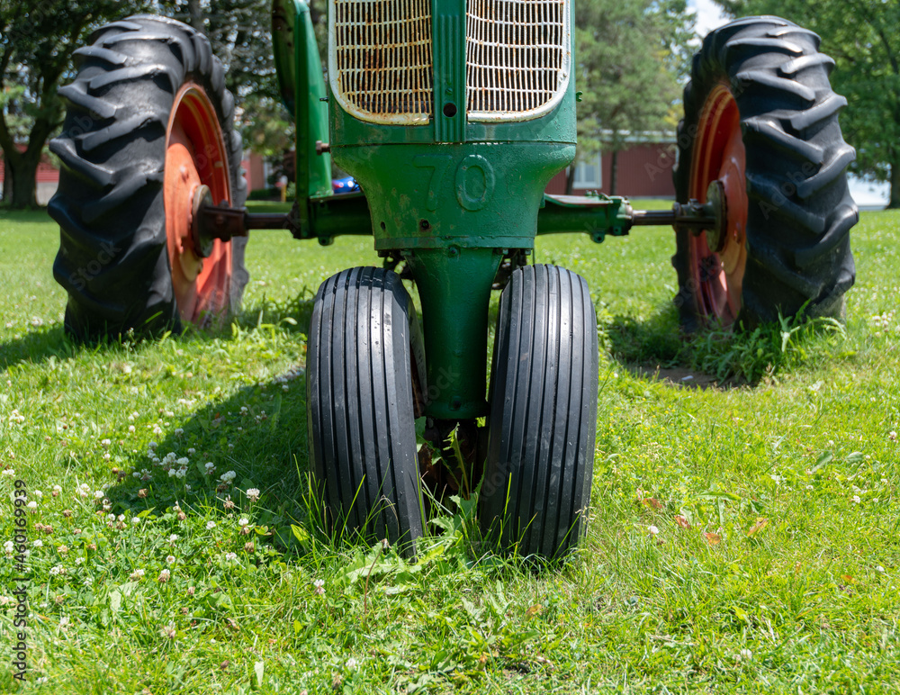 Obraz premium tractor in the field