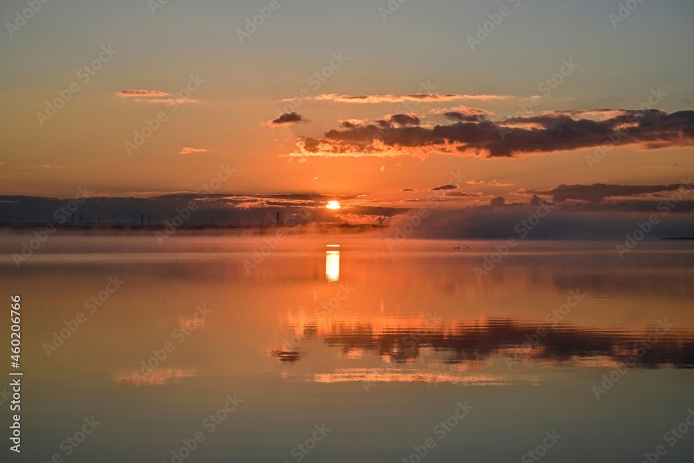 ウトナイ湖の静かな夜明けの情景＠北海道