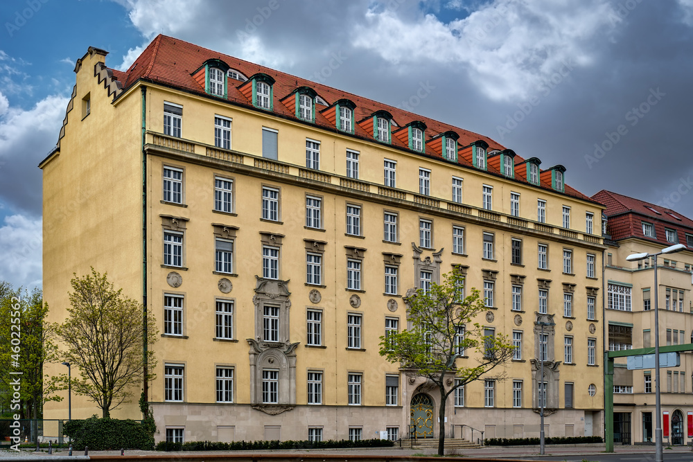 Denkmalgeschütztes ehemaliges Verwaltungsgebäude der Grosshandels- und Lagerei-Berufsgenossenschaft in Berlin-Wilmersdorf