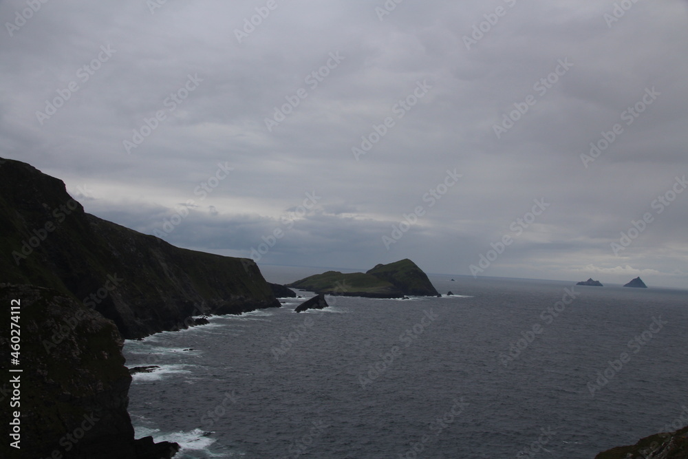 Las Islas Skellig son dos pequeñas y empinadas islas rocosas. Irlanda.