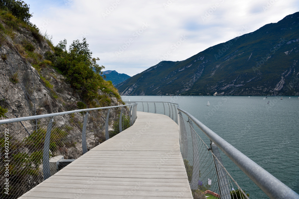 Obraz premium bicycle lane in Limone sul Garda that can be traveled by bicycle and on foot Italy