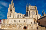 Fachada meridional catedral gótica de Burgos vista desde la plaza de San Fernando, España