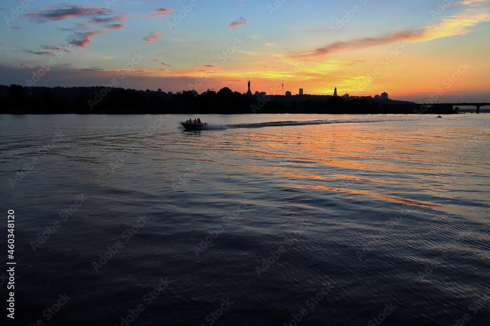Naklejka premium Kyiv silhouette panorama at sunset with skyscrapers, historical