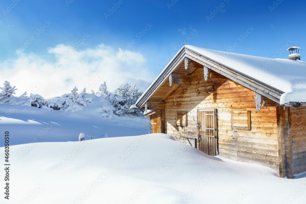 Schichalet in den verschneiten Bergen des Zillertal