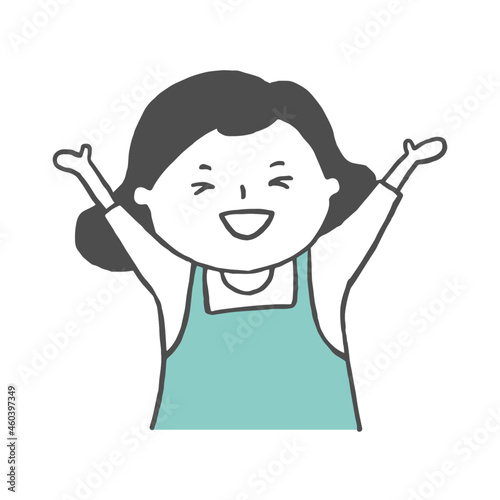 喜んでバンザイする主婦