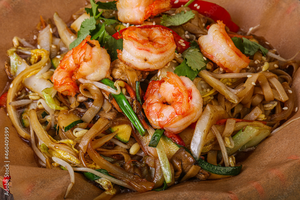 Asian cuisine - Wok with prawn