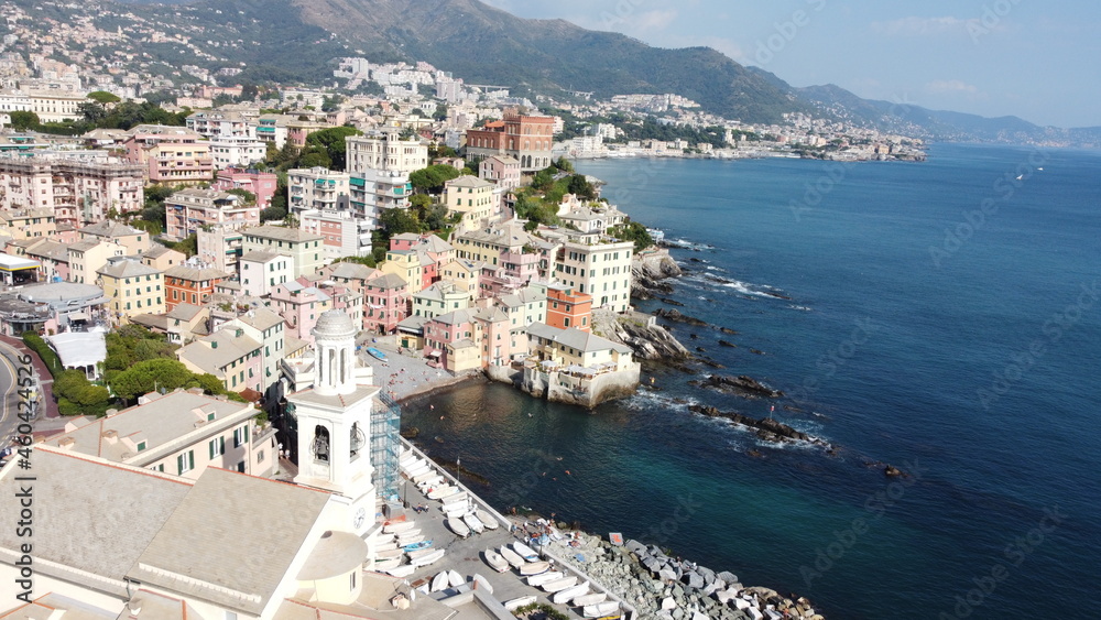 fotografia aerea del borgo di boccadasse a genova