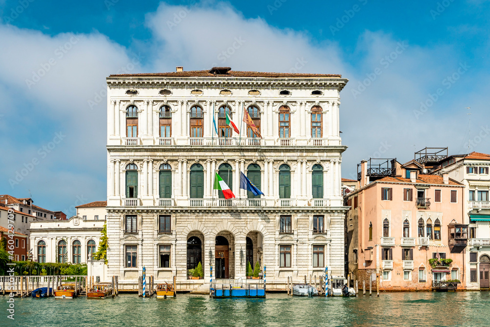 Naklejka premium Palazzo Corner della Ca' Granda, also called Palazzo Cornaro, Renaissance-style palace overlooking the Grand Canal, current seat of the province of Venice, Venice, Italy