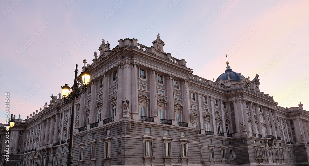 Fototapeta premium Madrid's royal palace
