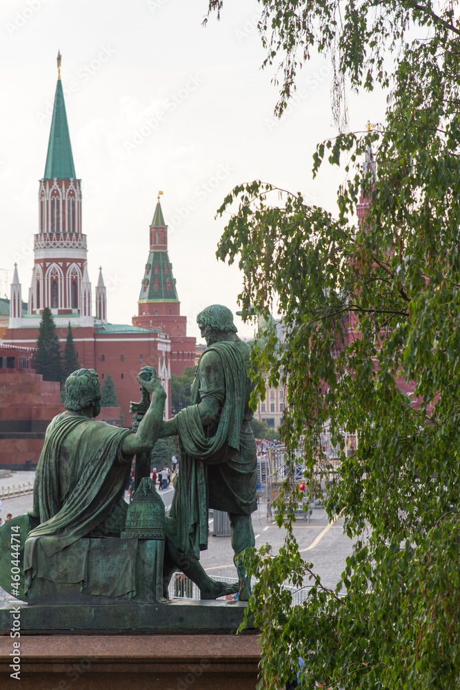 Fototapeta premium Plaza Roja con Torres o Red Square with Towers en la ciudad de Moscu o Moscow en el pais de Rusia o Russia