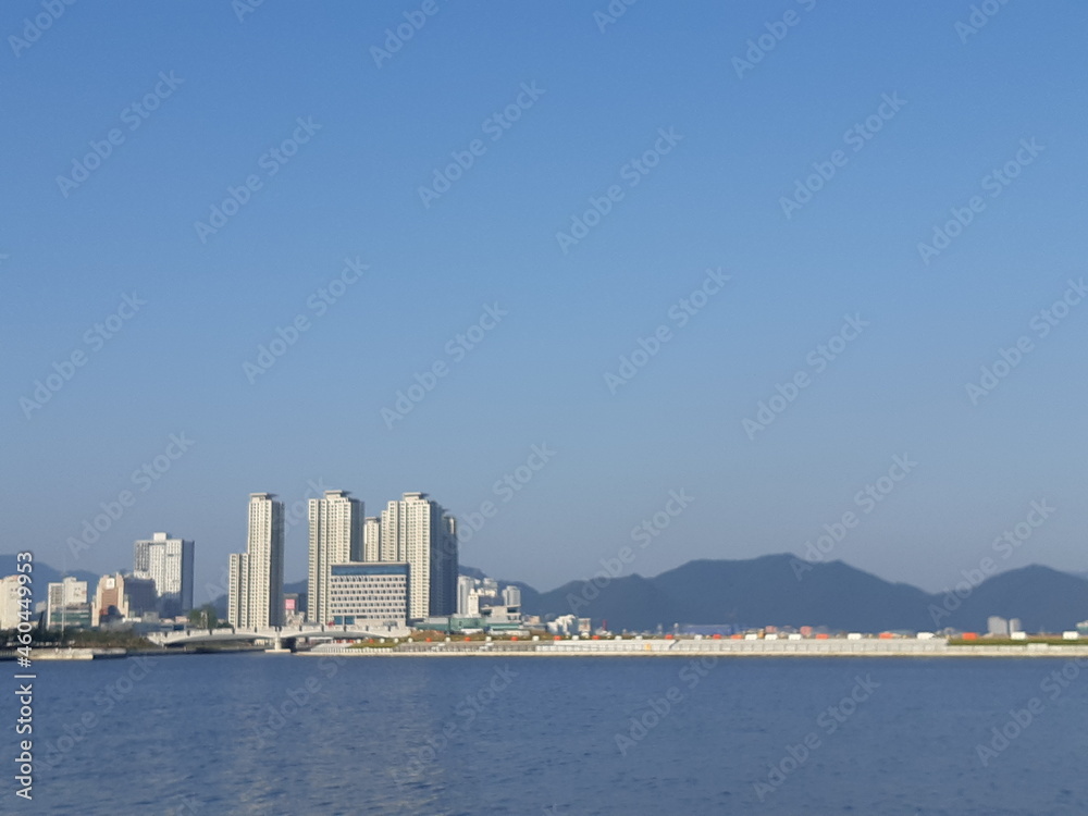 Obraz premium 마산 서항지구 친수공원 해안 산책로