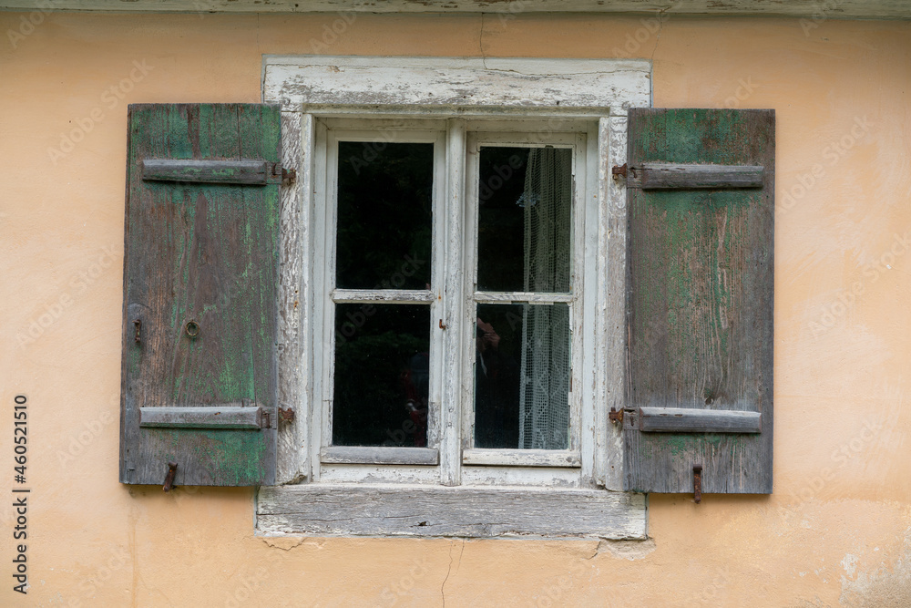 Altes Hausfenster