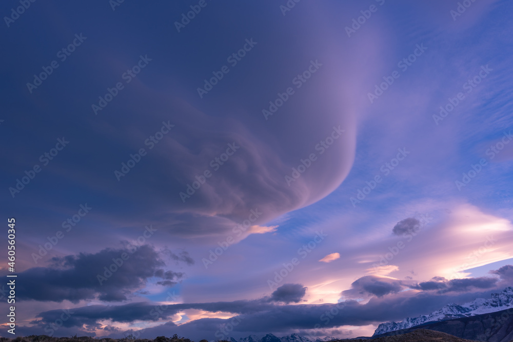 Fototapeta premium Stunning cloudscape, extreme weather conditions.