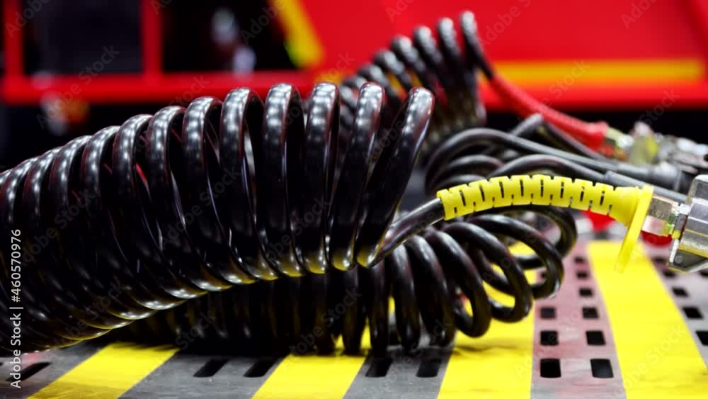pneumatic pumping hoses and connections of the body with the trailer