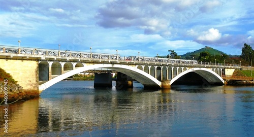 Puente sobre una ría de Galicia