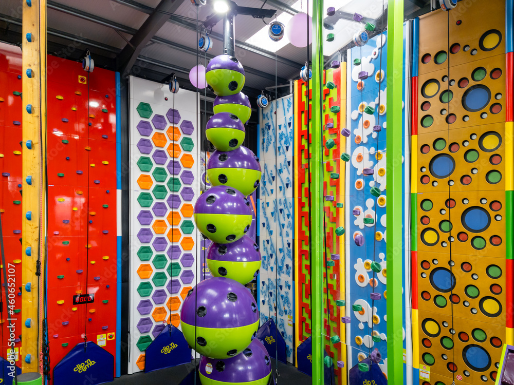 Zdjęcie Stock Clip 'n Climb indoor climbing centre arena showing the