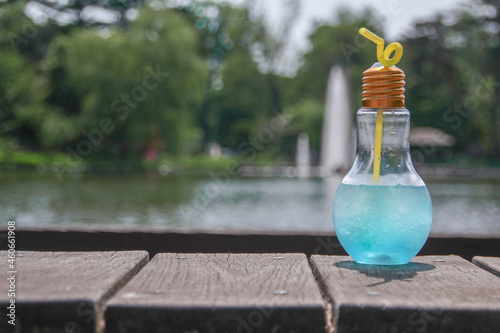 お祭りで買った電球のグラスで夏っぽく