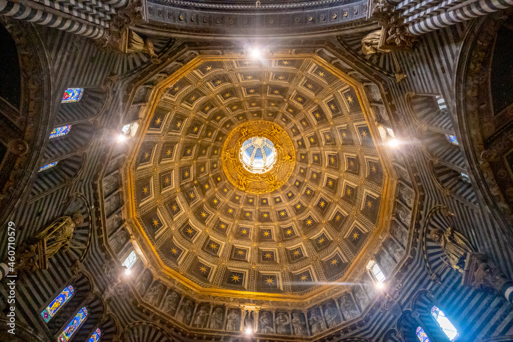Obraz premium Beautiful Duomo di Siena (Siena Dome), Tuscany, along via Francigena
