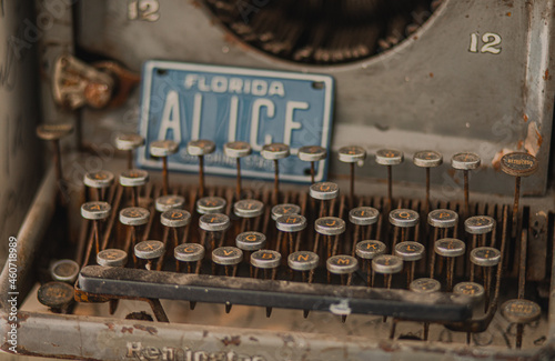 Maquina de escribir vieja