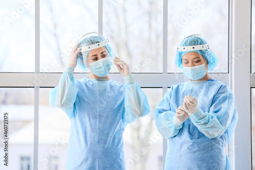 Female Asian surgeons near ...