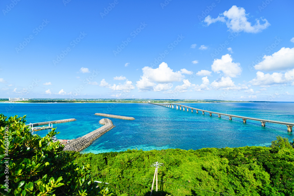 Naklejka premium 沖縄県宮古島、来間大橋展望台からの風景