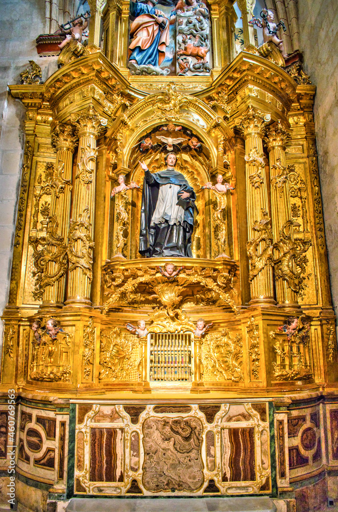 Capilla a San Juan de Sahagún y las reliquias en la catedral de Burgos, España