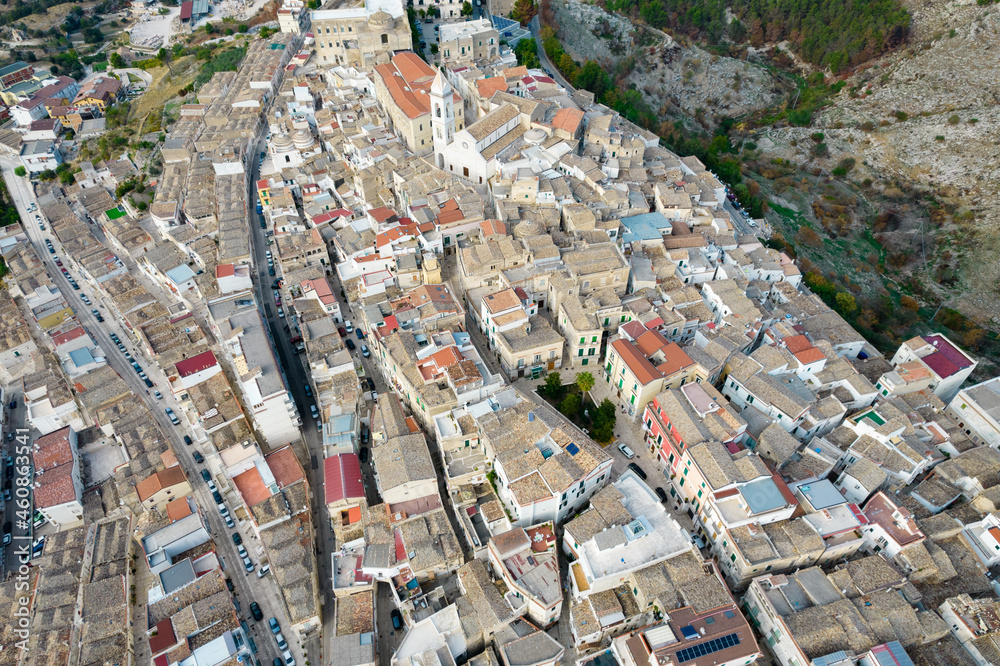 Vista aerea di minervino murge, parco nazionale dell'alta murgia, puglia