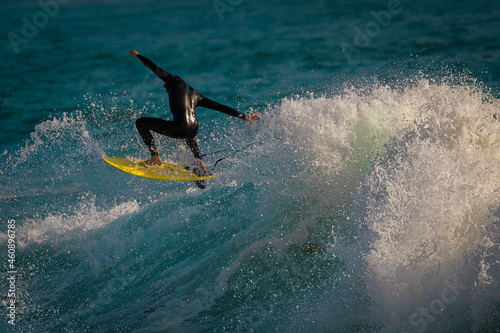 Canvas Print 2021-10-04 SURFER RIDING A LARGE WAVE IN LA JOLLA CALIFORNIA