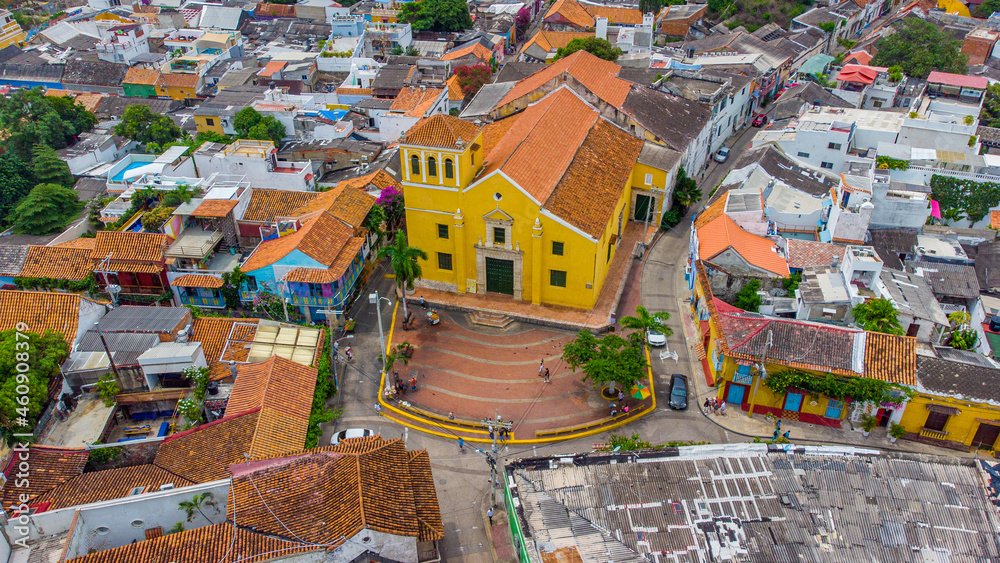 Iglesia de la Santísima Trinidad y la plaza de la trinidad en Getsemani  (Cartagena, Colombia) Stock Photo | Adobe Stock