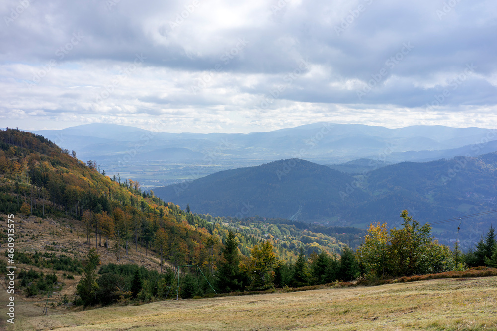 Szczyrk i okolice góry Klimczok późnym latem.