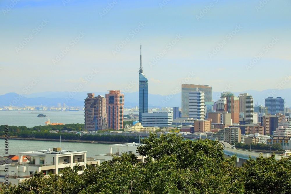 愛宕神社から見た博多湾と福岡都市風景