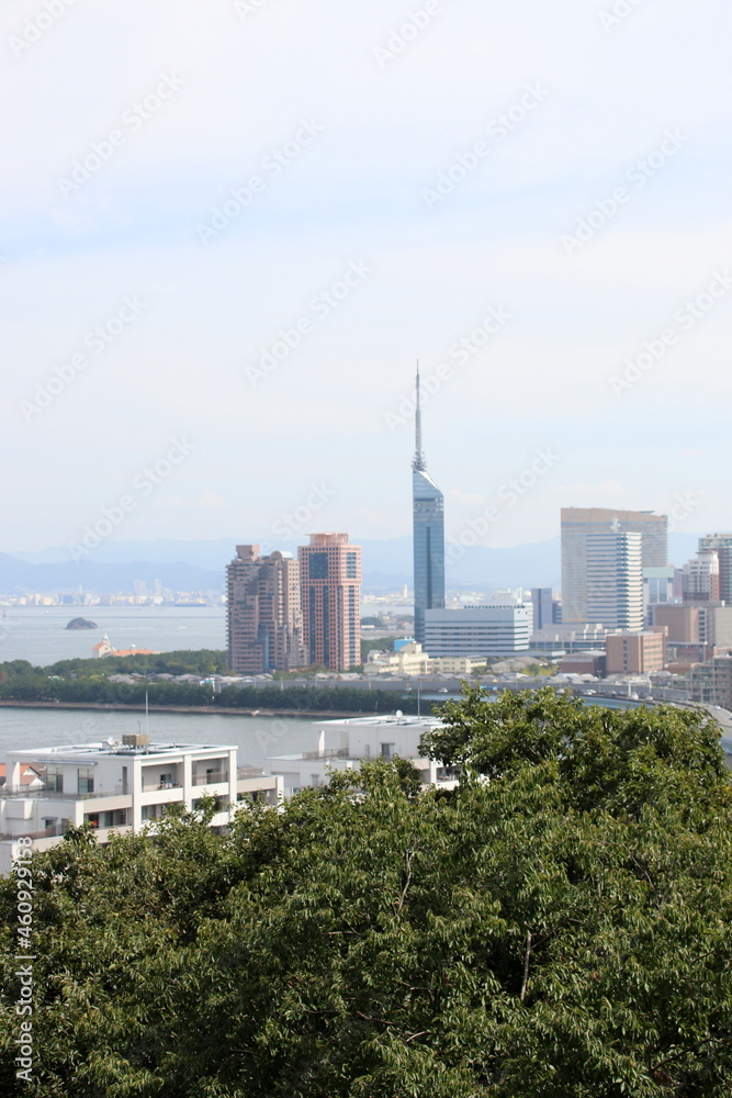 Fototapeta premium 愛宕神社から見た博多湾と福岡都市風景