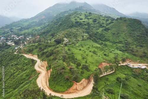 Vista desde el Mirador Natural del Cerro Huayanay , Canchaque, Huancabamba, Perú.